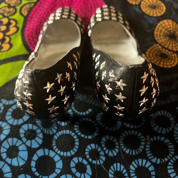⭐️ BEBE WORN ONCE BEBE STAR METAL STUDDED BLACK HEELS SIZE 7 M - Picture 8 of 9